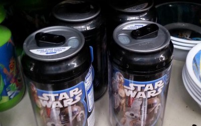 C-3PO gets a red arm in The Force Awakens