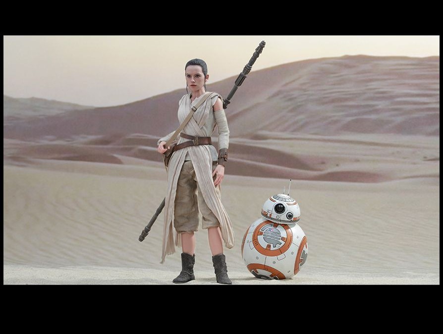 New 1/6th scale Rey and BB-8 collectable figures from Hot Toys