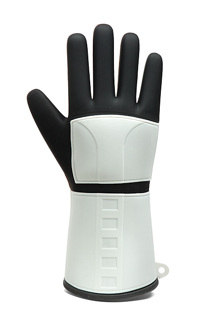 Stormtrooper_silicone_oven_mitt_back