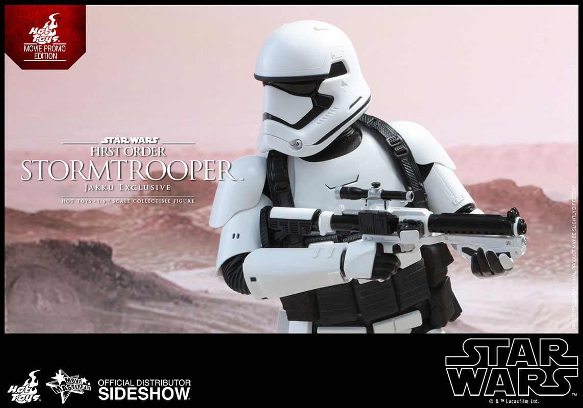 FO-Stormtrooper-jakku-exclusive-sixth-scale-2