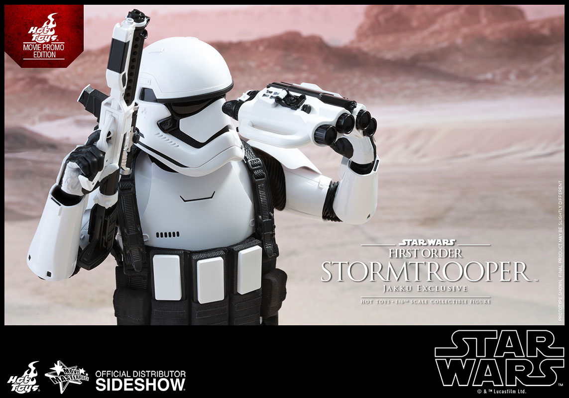 FO-Stormtrooper-jakku-exclusive-sixth-scale-5