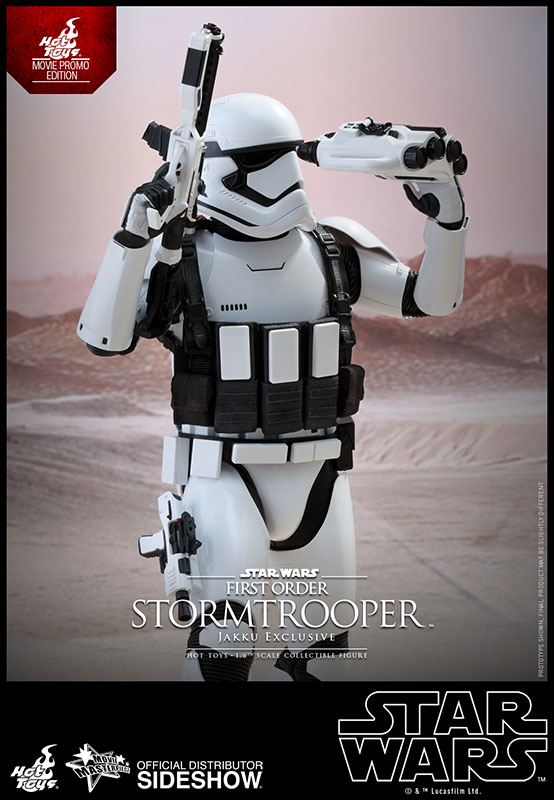 FO-Stormtrooper-jakku-exclusive-sixth-scale-7