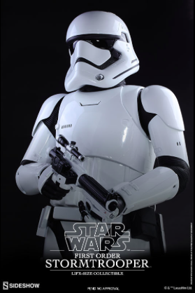 FO Stormtrooper life-sized figure 7