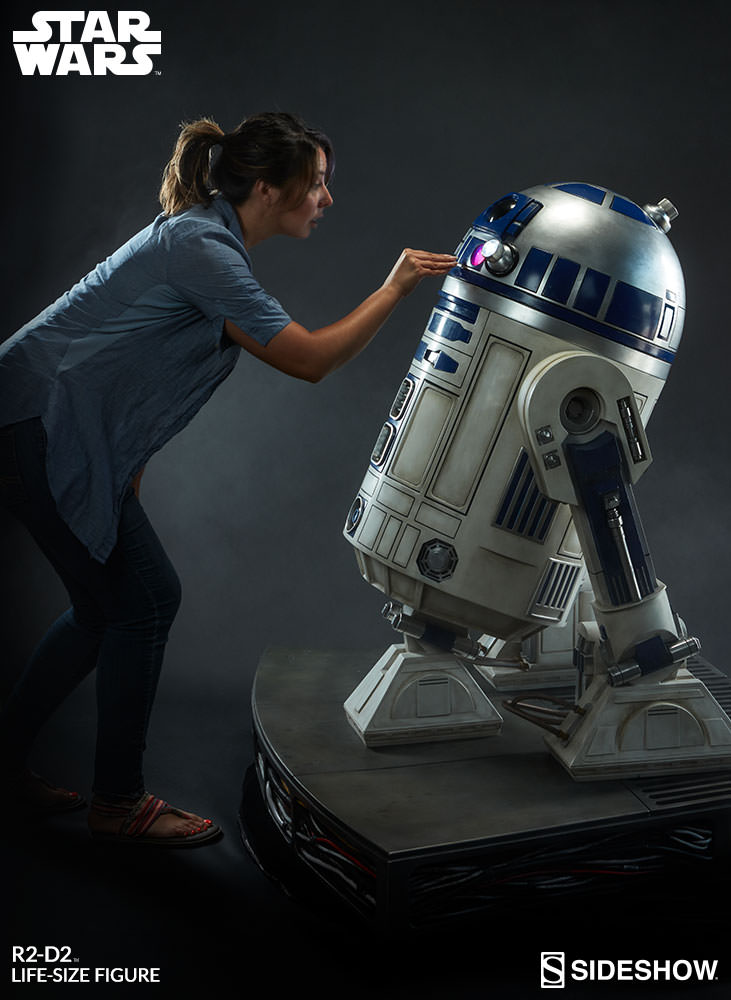 R2-D2-life-size-figure-02