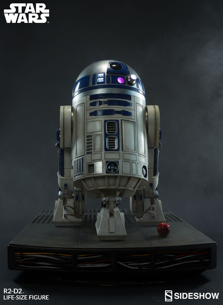 R2-D2-life-size-figure-05