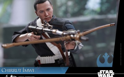 New Rogue One 1/6th scale Chirrut Îmwe (Deluxe Version) Figure from Hot Toys available for pre-order