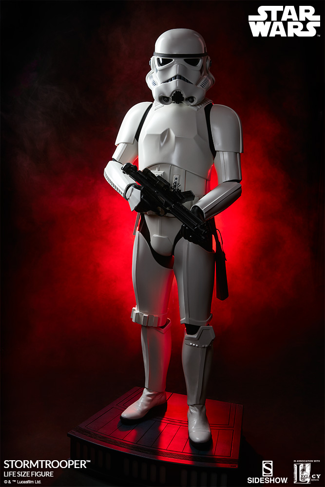 Stormtrooper-life-size-figure-03