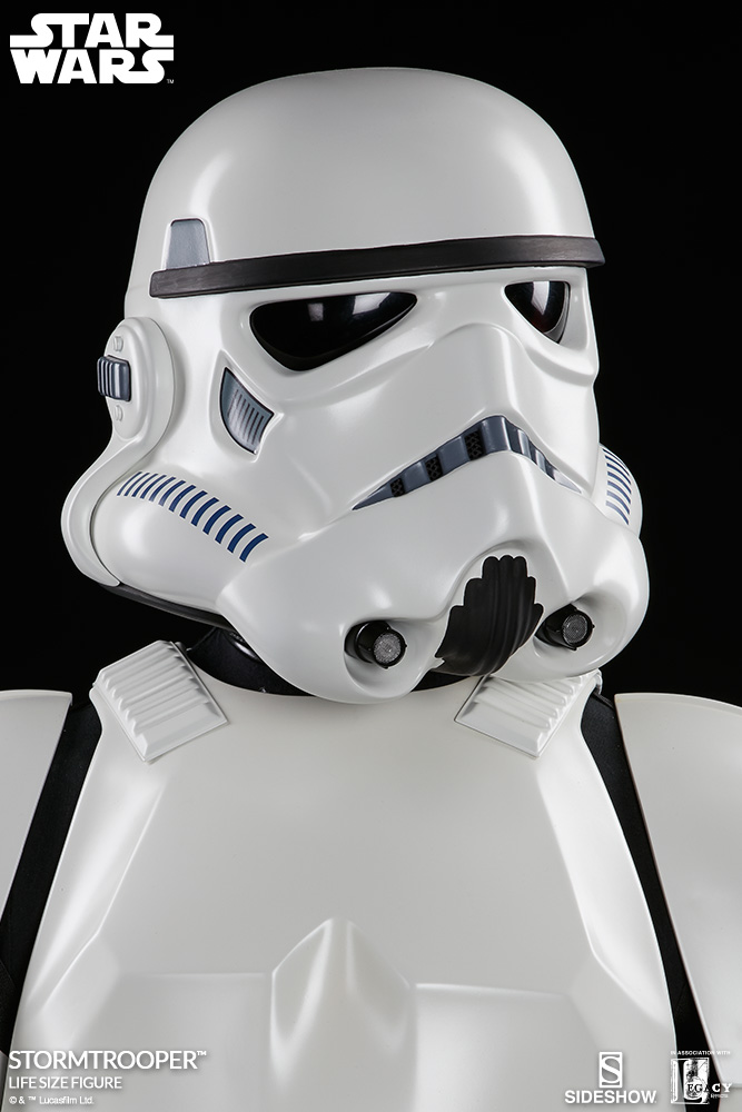 Stormtrooper-life-size-figure-08