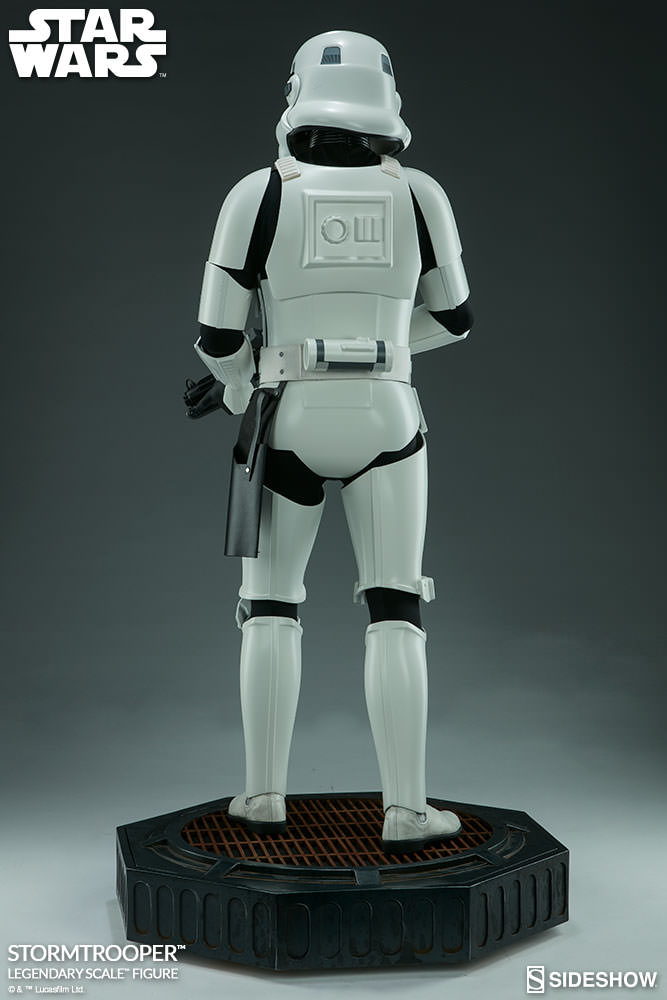 Stormtrooper-legendary-scale-figure-07