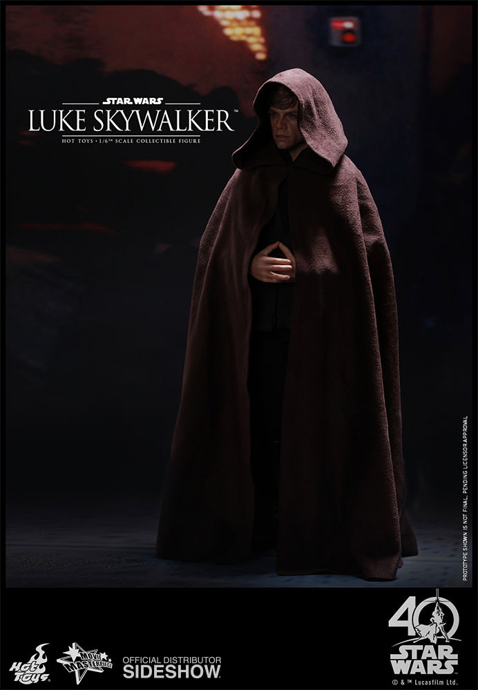 Luke-Skywalker-sixth-scale-Figure-02