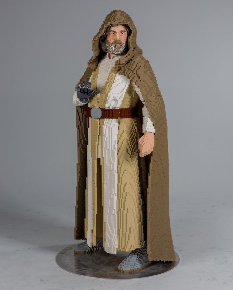 luke skywalker life size statue