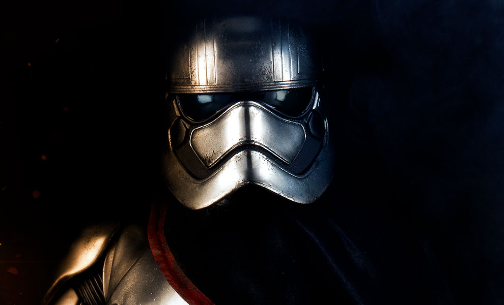 Captain-Phasma-premium-format-figure-01