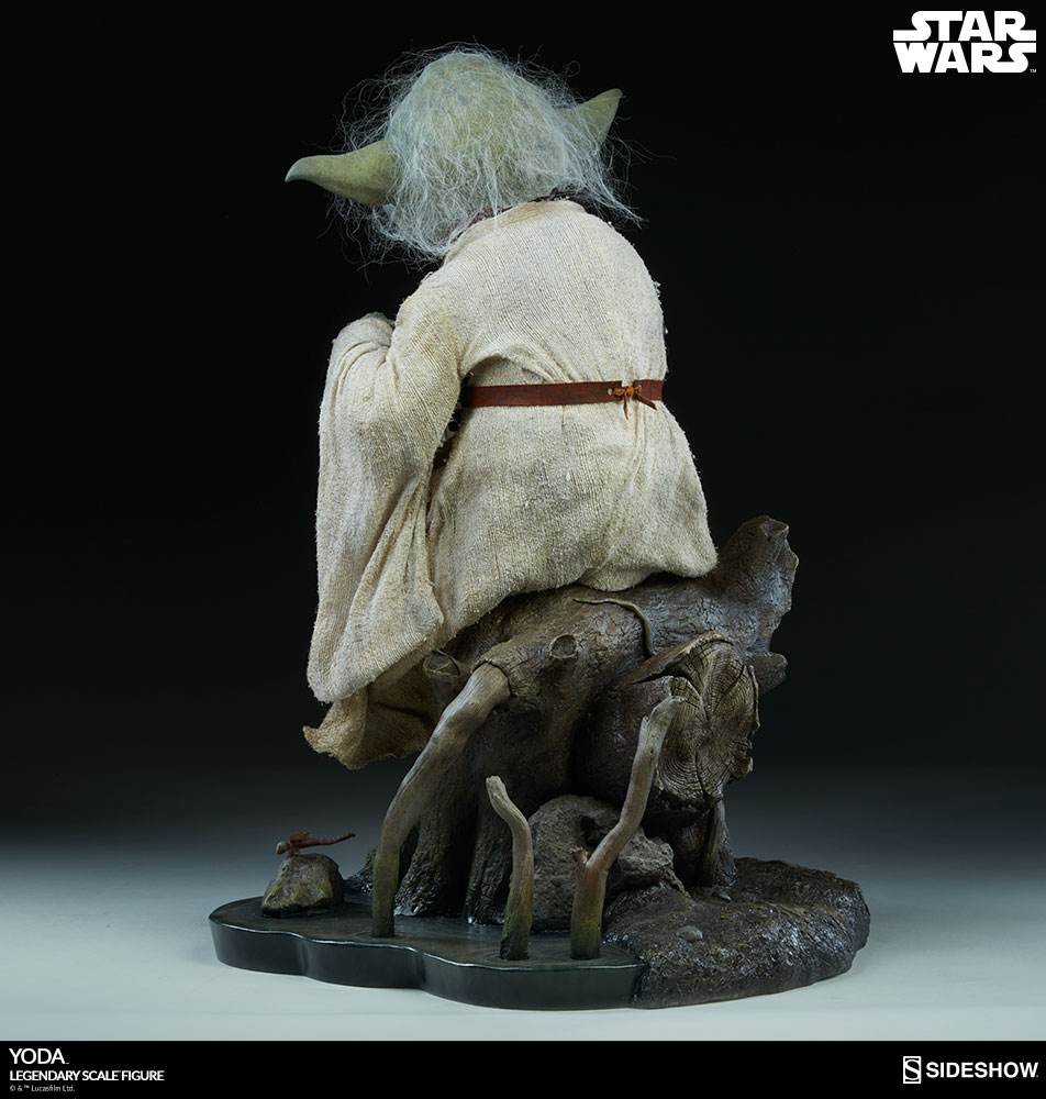 TESB-Yoda-legendary-scale-figure-05