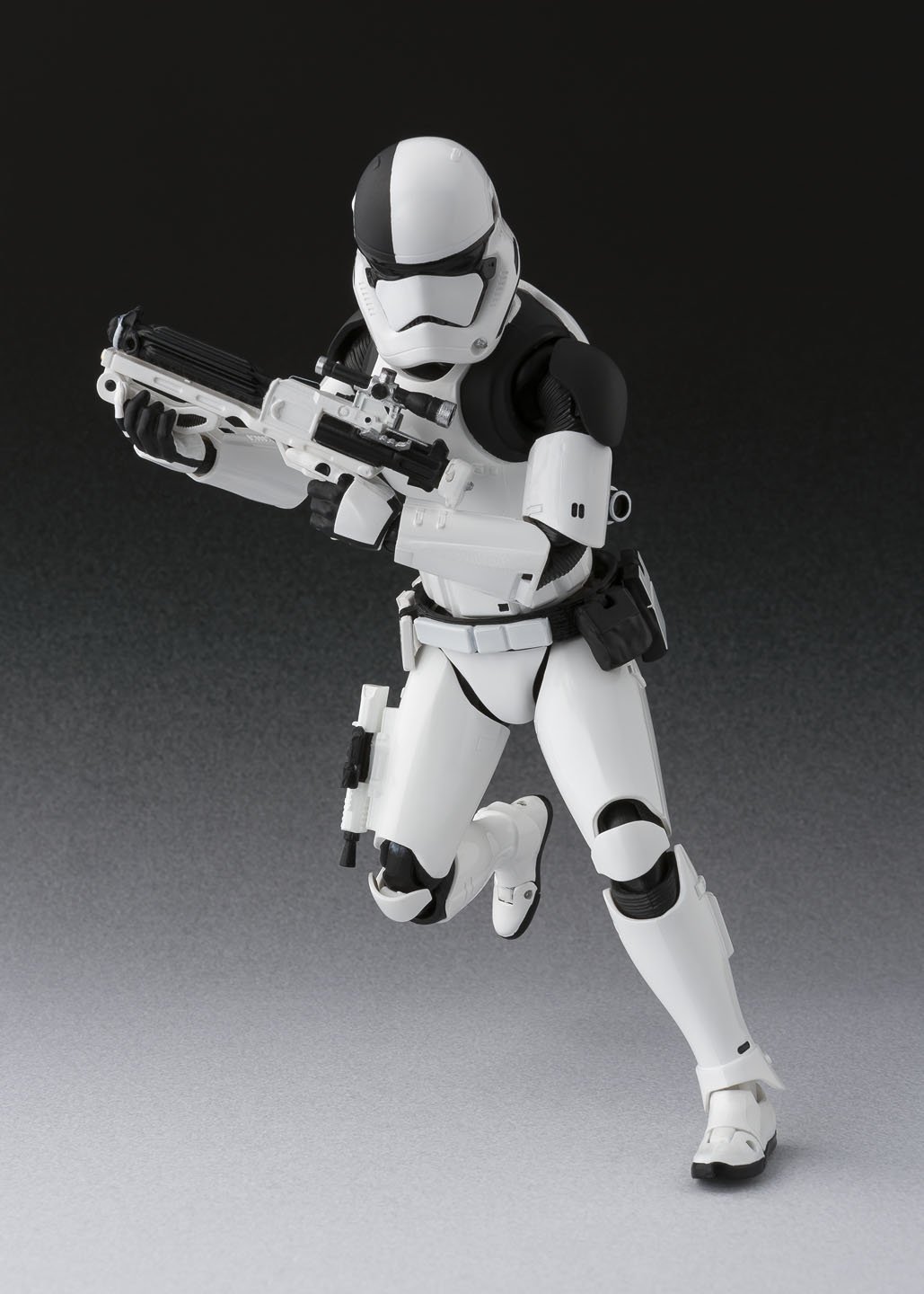 TLJ S.H. Figuarts First Order Executioner Trooper Figure 3