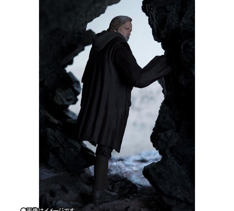 New Last Jedi Luke Skywalker S.H. Figuarts Figure now available!