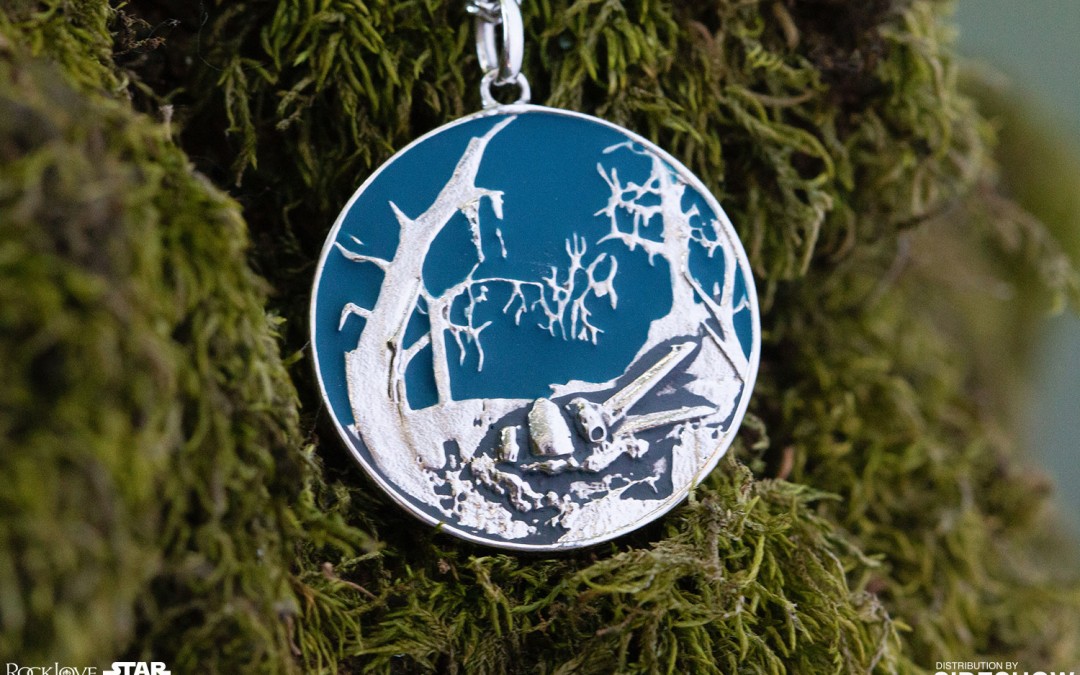 New Empire Strikes Back Dagobah Planetary Medallion available!