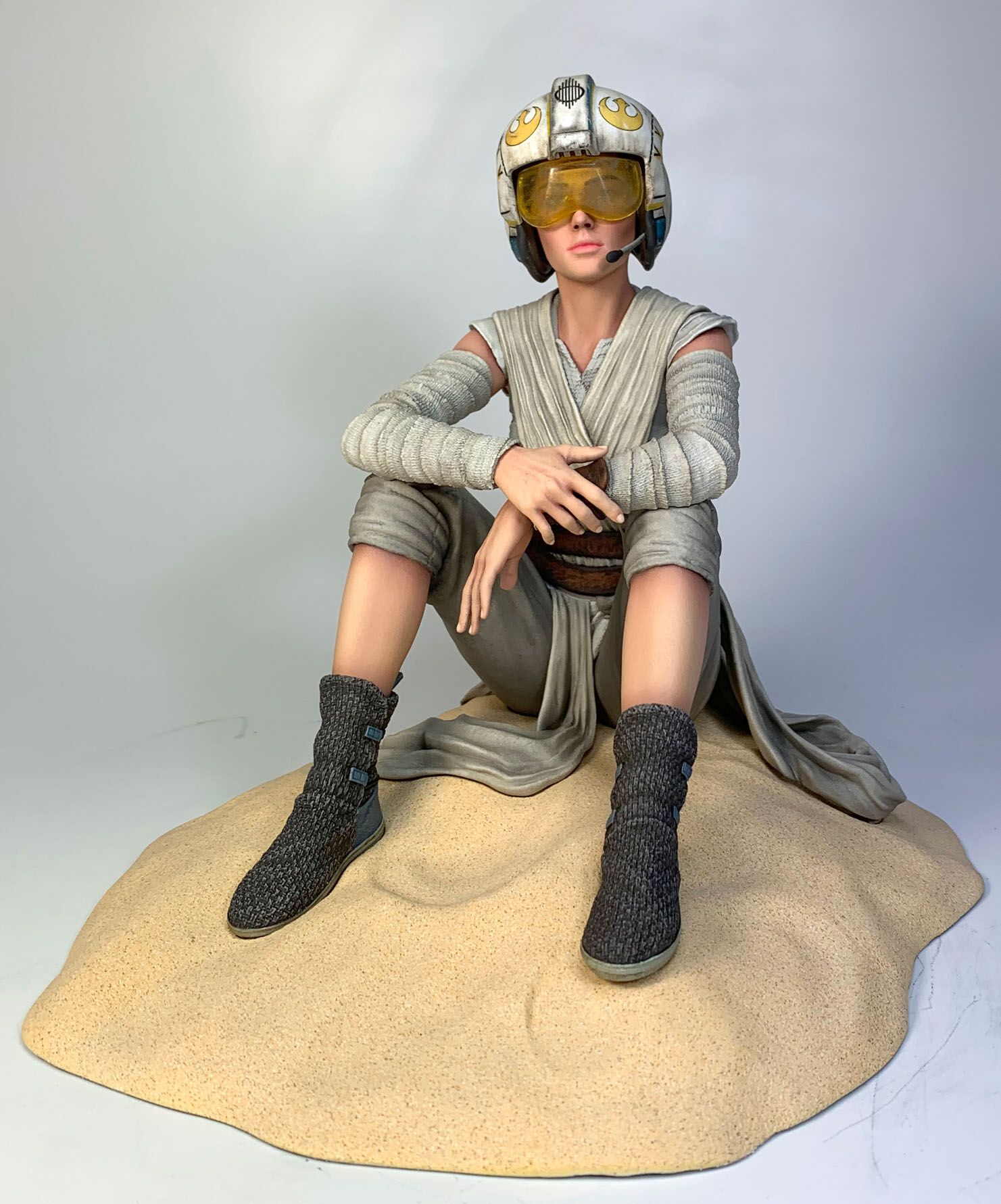 TFA-Rey-Dreamer-Statue-01