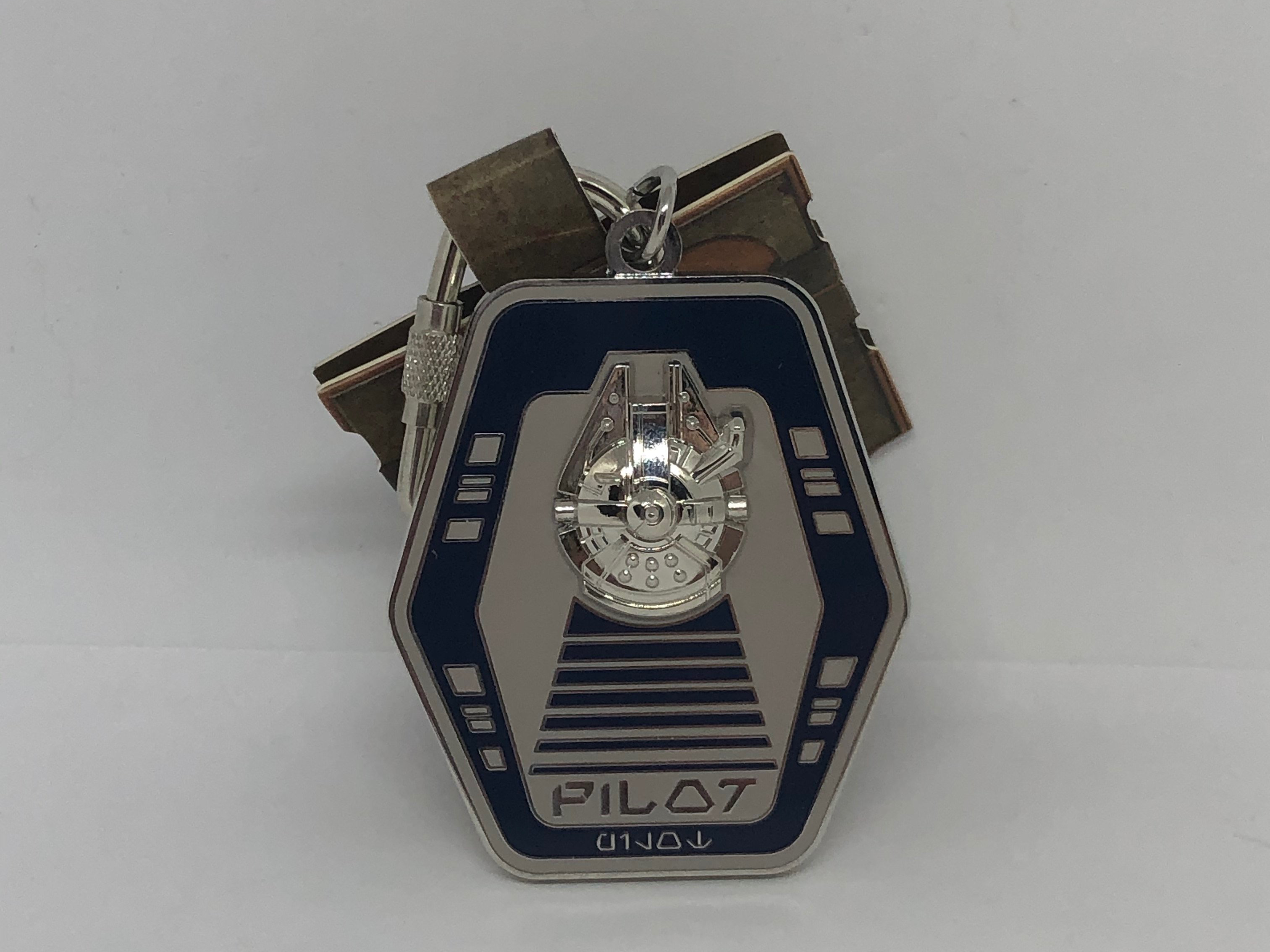 SWGE Millennium Falcon Pilot Keychain 1