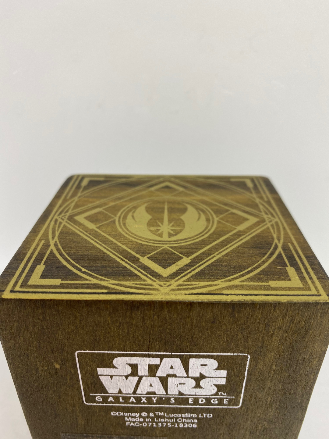 New Galaxy's Edge Jedi Holocron Puzzle Cube available!