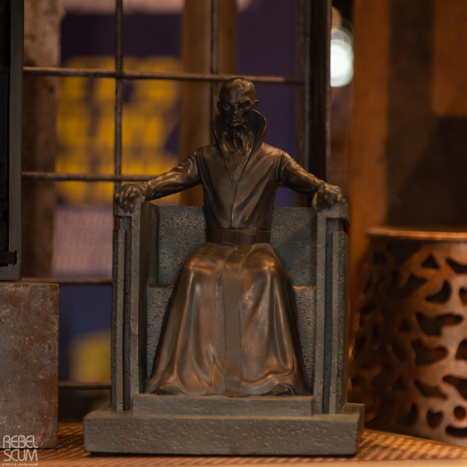 SWGE (TFA) Supreme Leader Snoke Statue Figurine 3