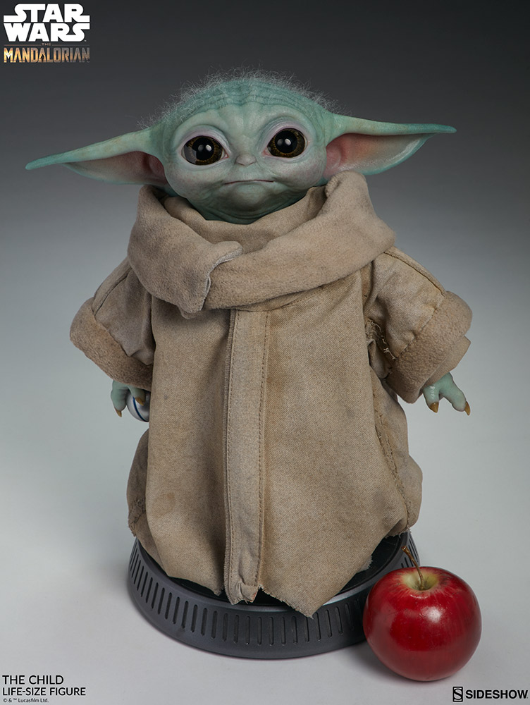 TM Baby Yoda (The Child) Life-Sized Figure 6