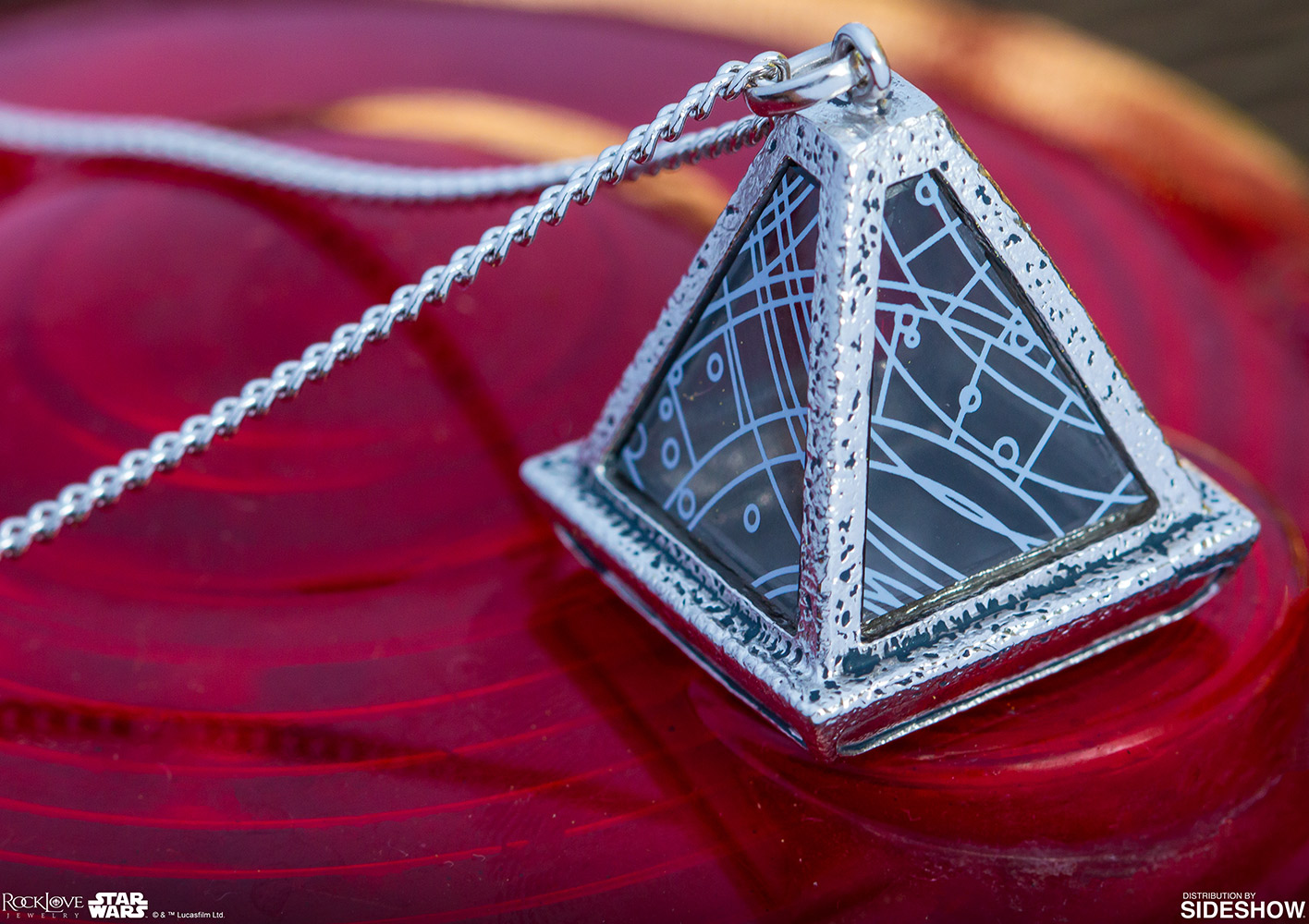 TROS Sith Wayfinder Necklace 3