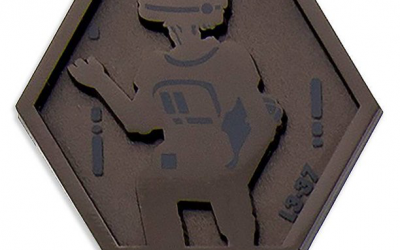 New Star Wars Galaxy's Edge Droid Badge L3-37 Pin available!