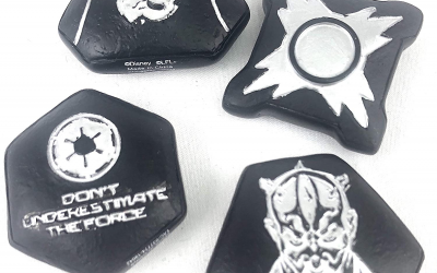 New Galaxy's Edge Black Jedi and Sith Wisdom Tokens Set available!