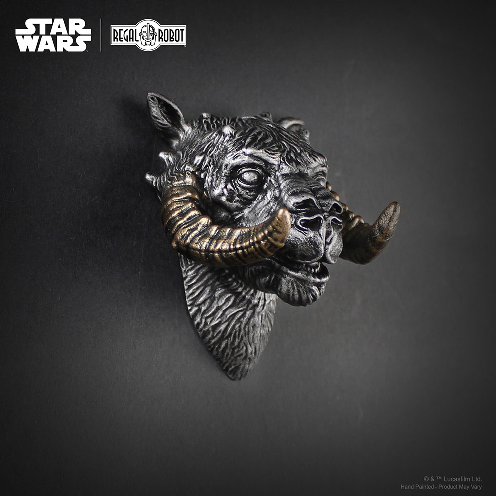 TESB Han Solo's Tauntaun Magnet 3