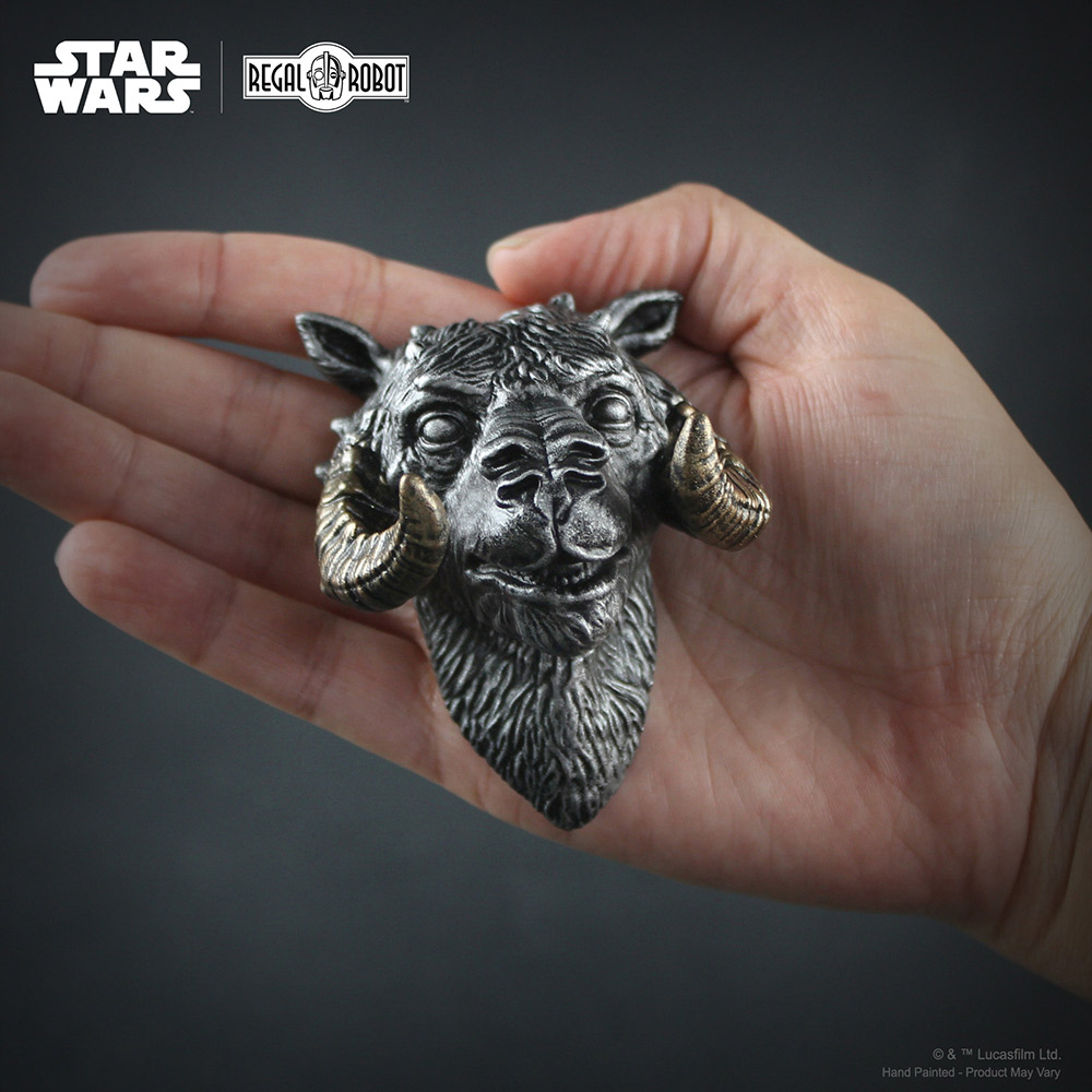 TESB Han Solo's Tauntaun Magnet 4