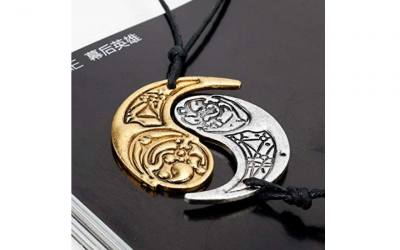 New Last Jedi Crescent Moon Shape Pendant Set available now!