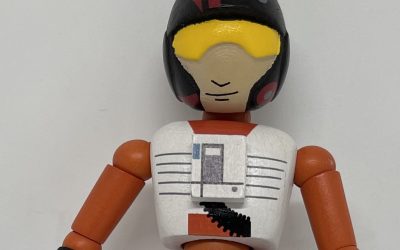 New Galaxy's Edge Wooden Poe Dameron Bendable Toy Figurine available!