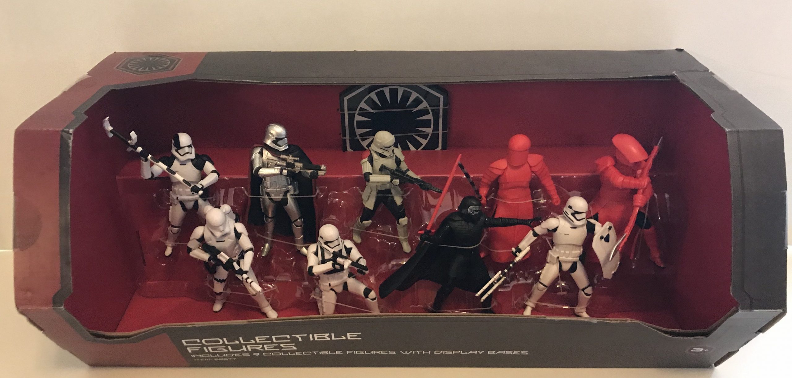 SWGE FO Collectible Figure Play Set 1
