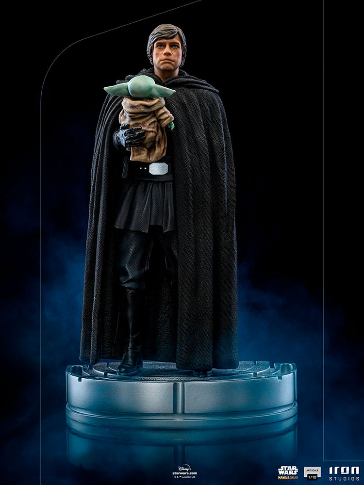 TM Luke Skywalker and Grogu 1:10 Scale Statue 3