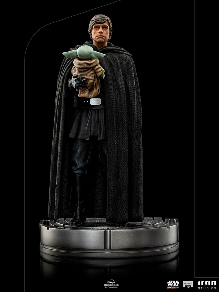 TM Luke Skywalker and Grogu 1:10 Scale Statue 4