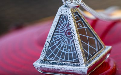 New The Rise of Skywalker Sith Wayfinder White Necklace available now!