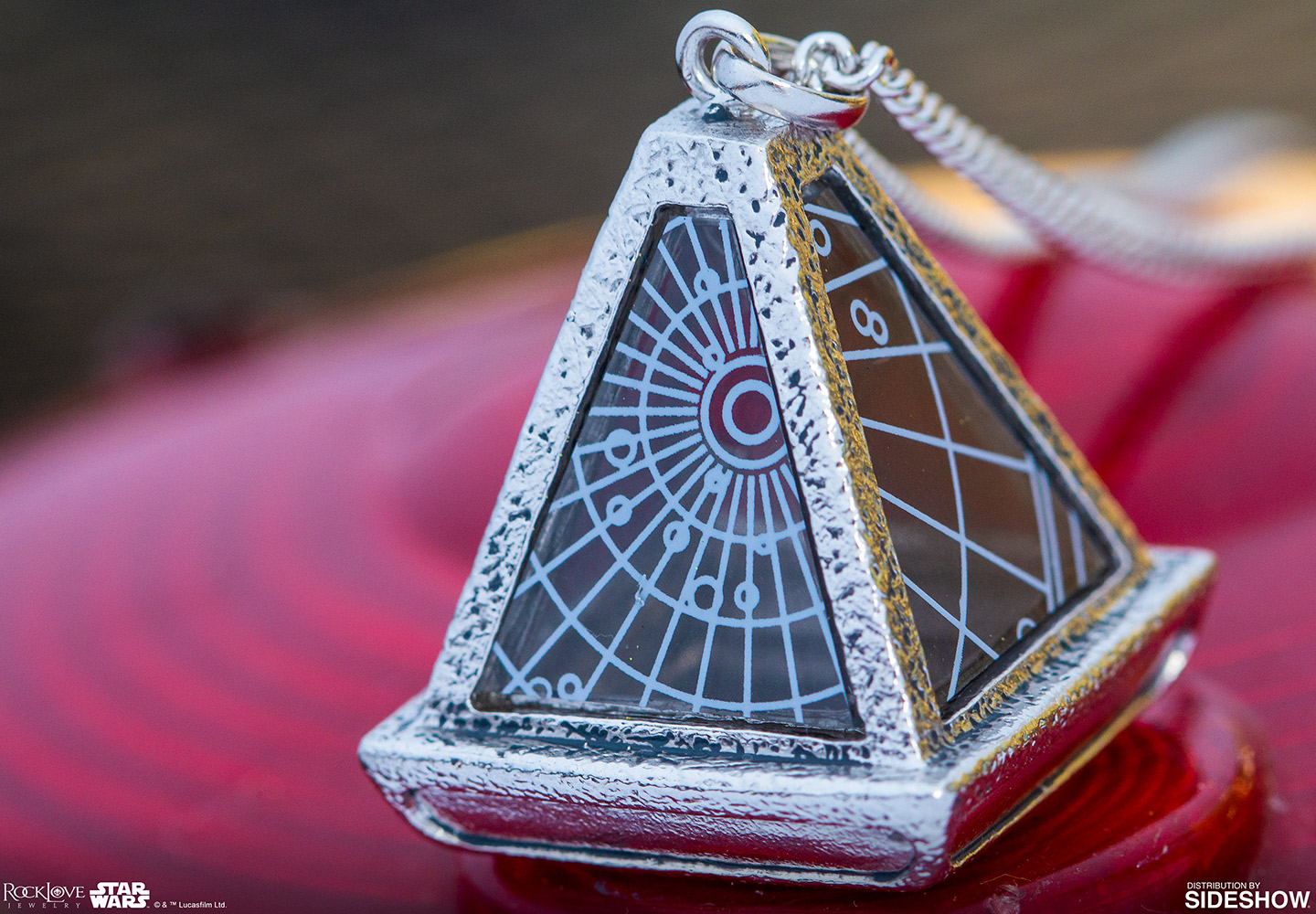 TROS Sith Wayfinder White Necklace 2