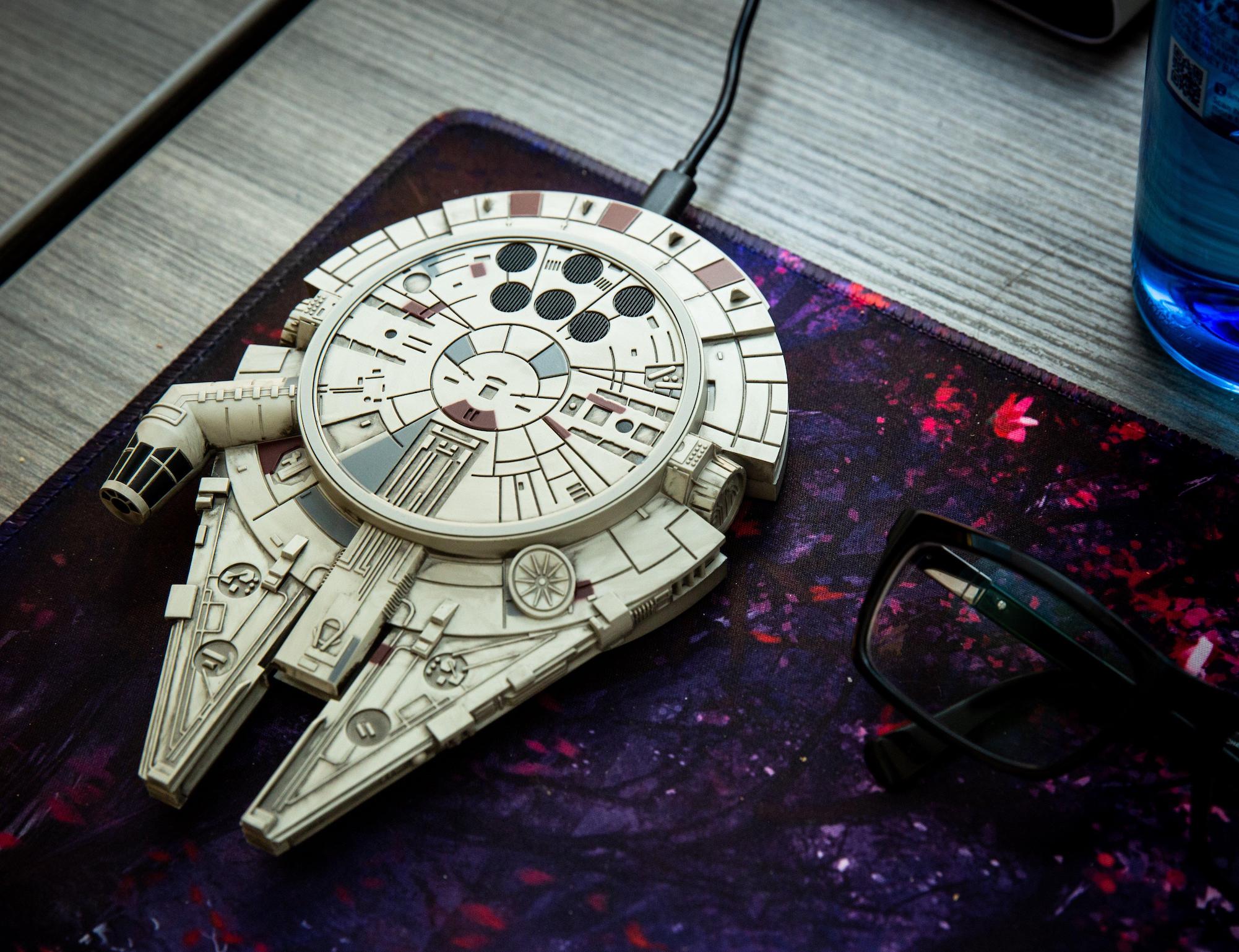 SW Millennium Falcon Wireless Charger with AC Adapter 3