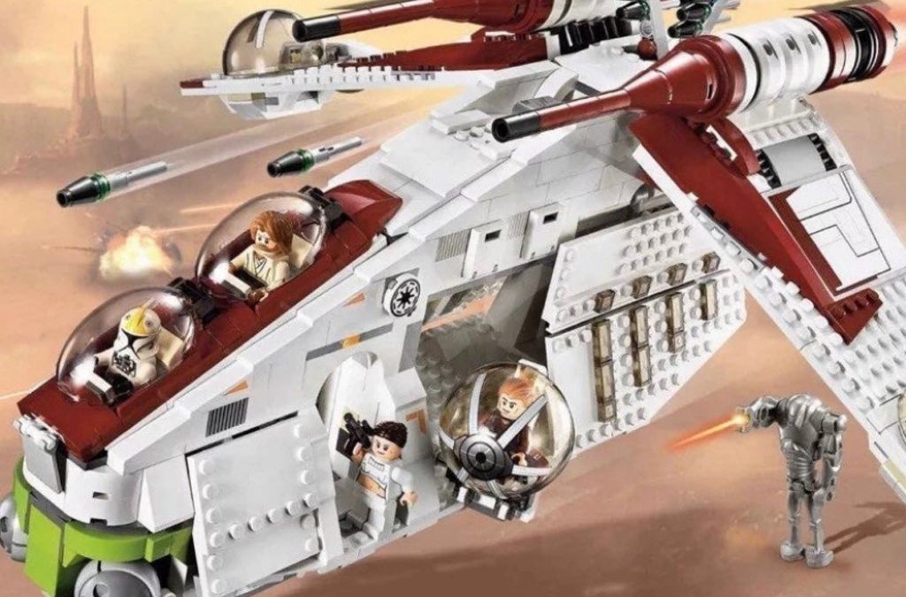 New Attack of the Clones Republic Gunship Lego Set available now!