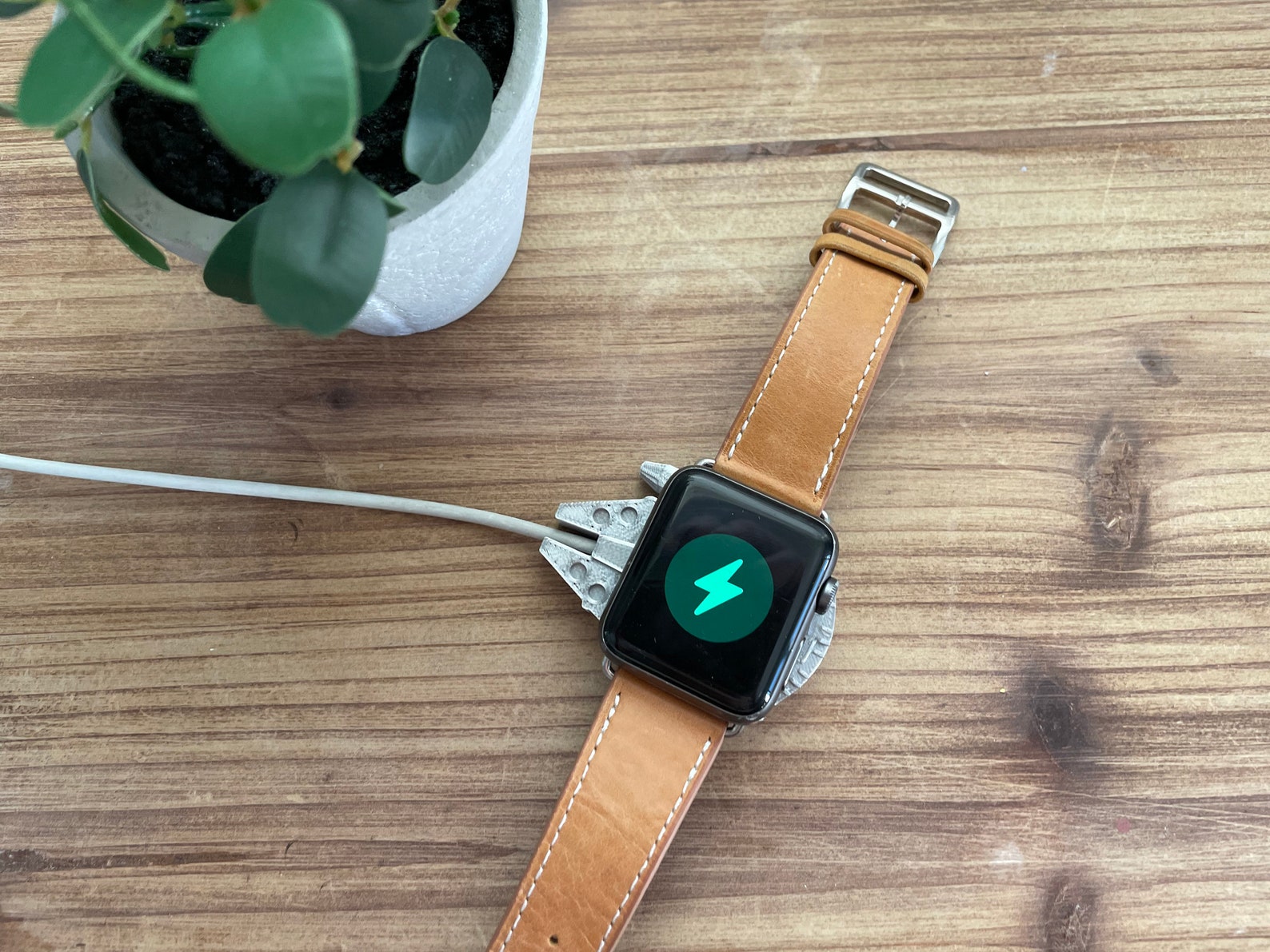 SW Millennium Falcon Apple Watch Charger Cover 2