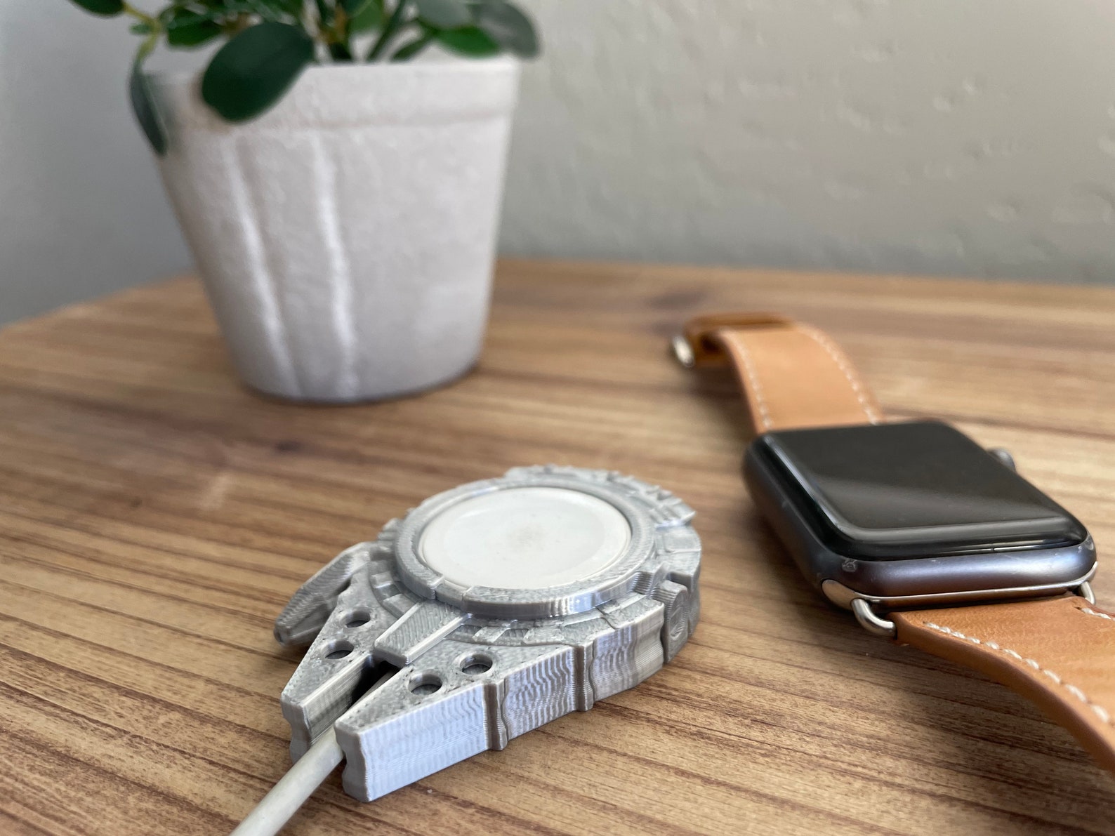 SW Millennium Falcon Apple Watch Charger Cover 3