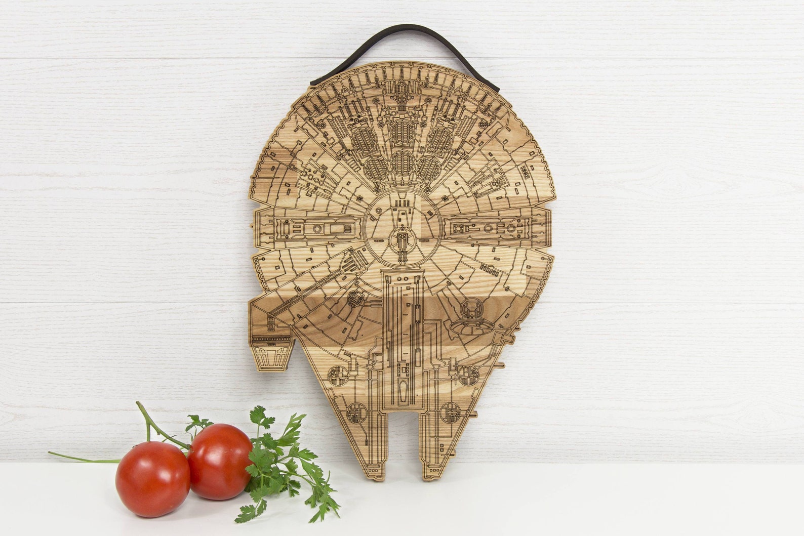SW Millennium Falcon Wooden Cutting Board 1