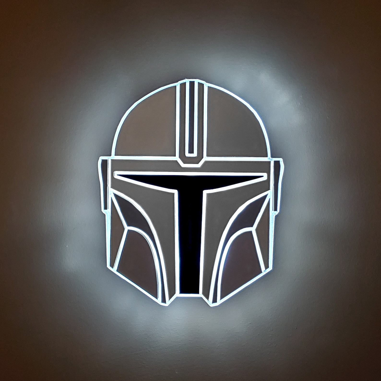 TM Mando's (Din Djarin's) Helmet Neon LED Light Wall Decor Sign 2
