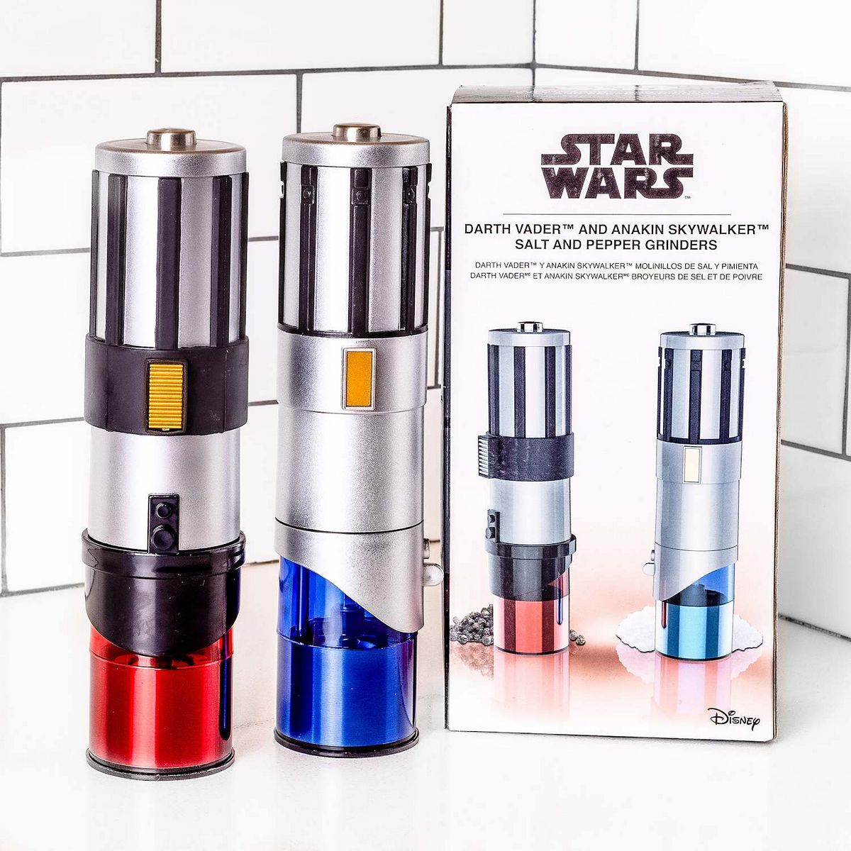 SW Lightsaber Electric Salt and Pepper Shakers Set 1