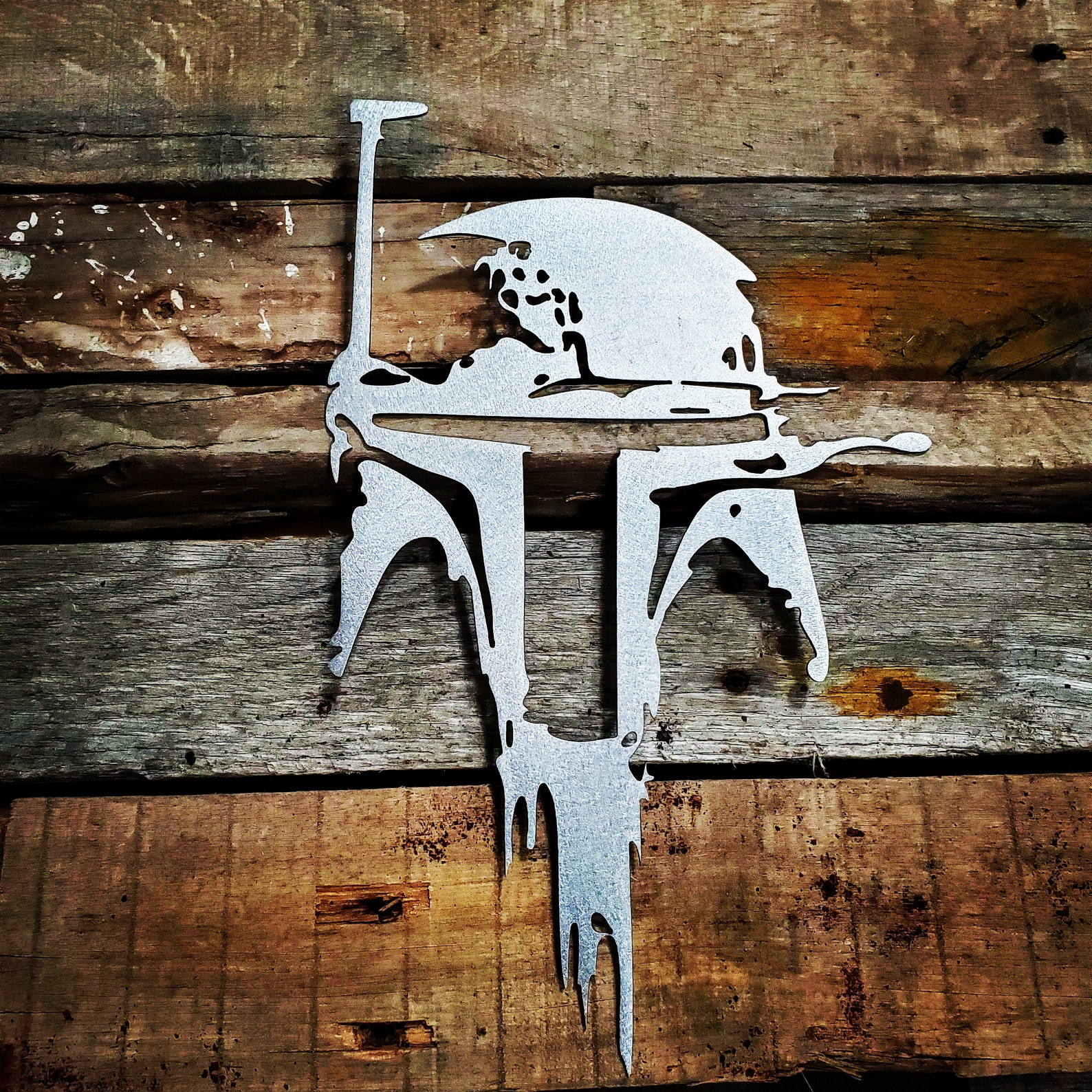 SW Mandalorian Helmet Wall Art 1