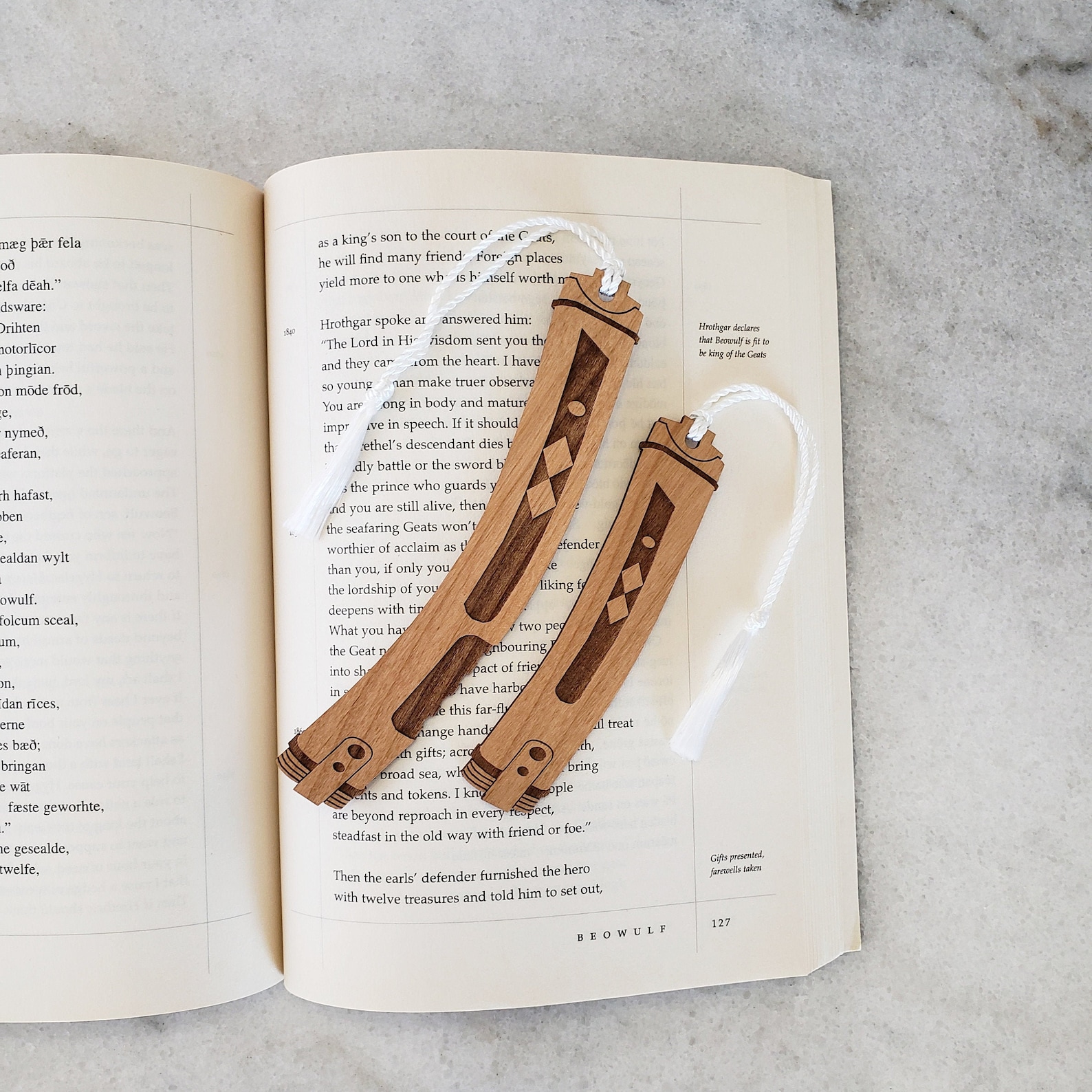 SW Ahsoka Tano Rebels Lightsabers Bookmark 2-Pack 1