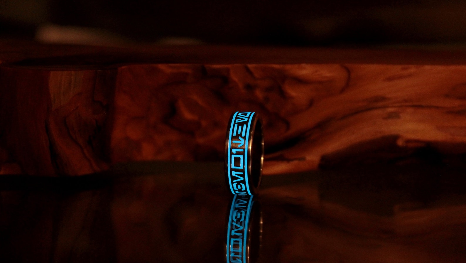SW Lightsaber Glow In The Dark Ring 4