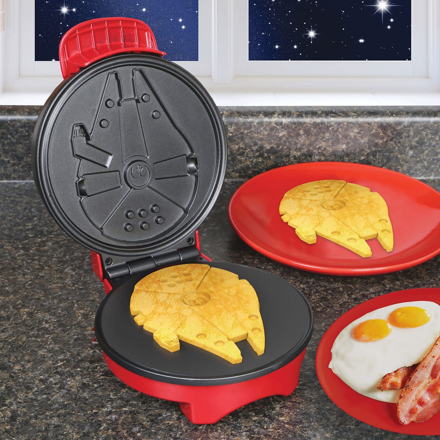 SW Millenium Falcon Waffle Maker 4