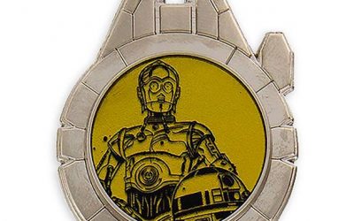New Star Wars Galaxy's Edge Resistance R2-D2 & C-3PO Limited Pin available now!