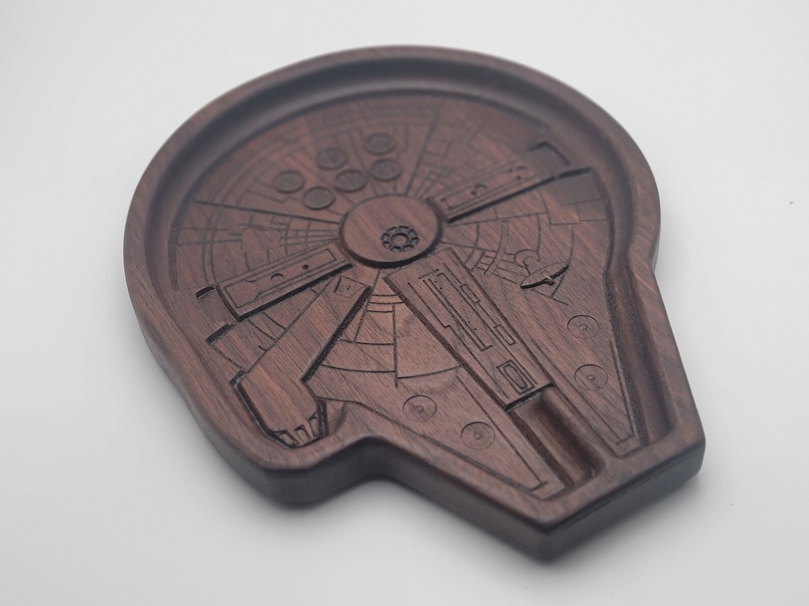 SW Millennium Falcon Wood Catch-All Valet Tray 2